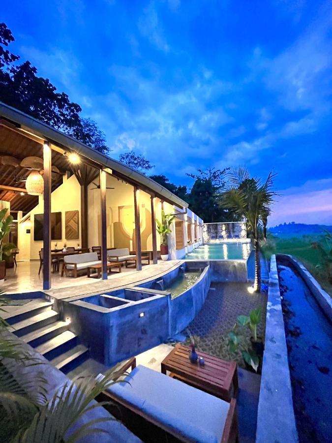 Putjung Boutique Villa Jogja Senang מראה חיצוני תמונה