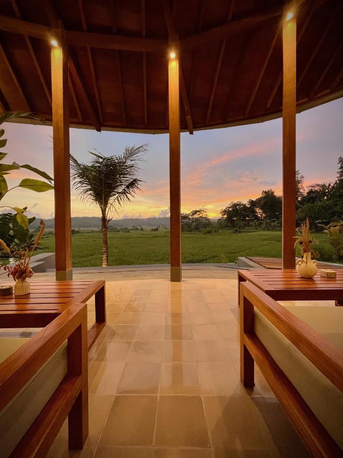 Putjung Boutique Villa Jogja Senang מראה חיצוני תמונה